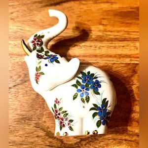 Vintage PG Handcrafted in Malaysia Porcelain Elephant Figurine/ Mint Condition
